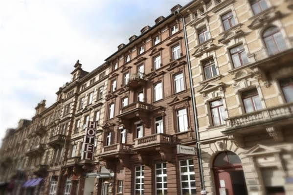 Trip Inn Hotel Blankenburg Karlsruhe Exteriör bild