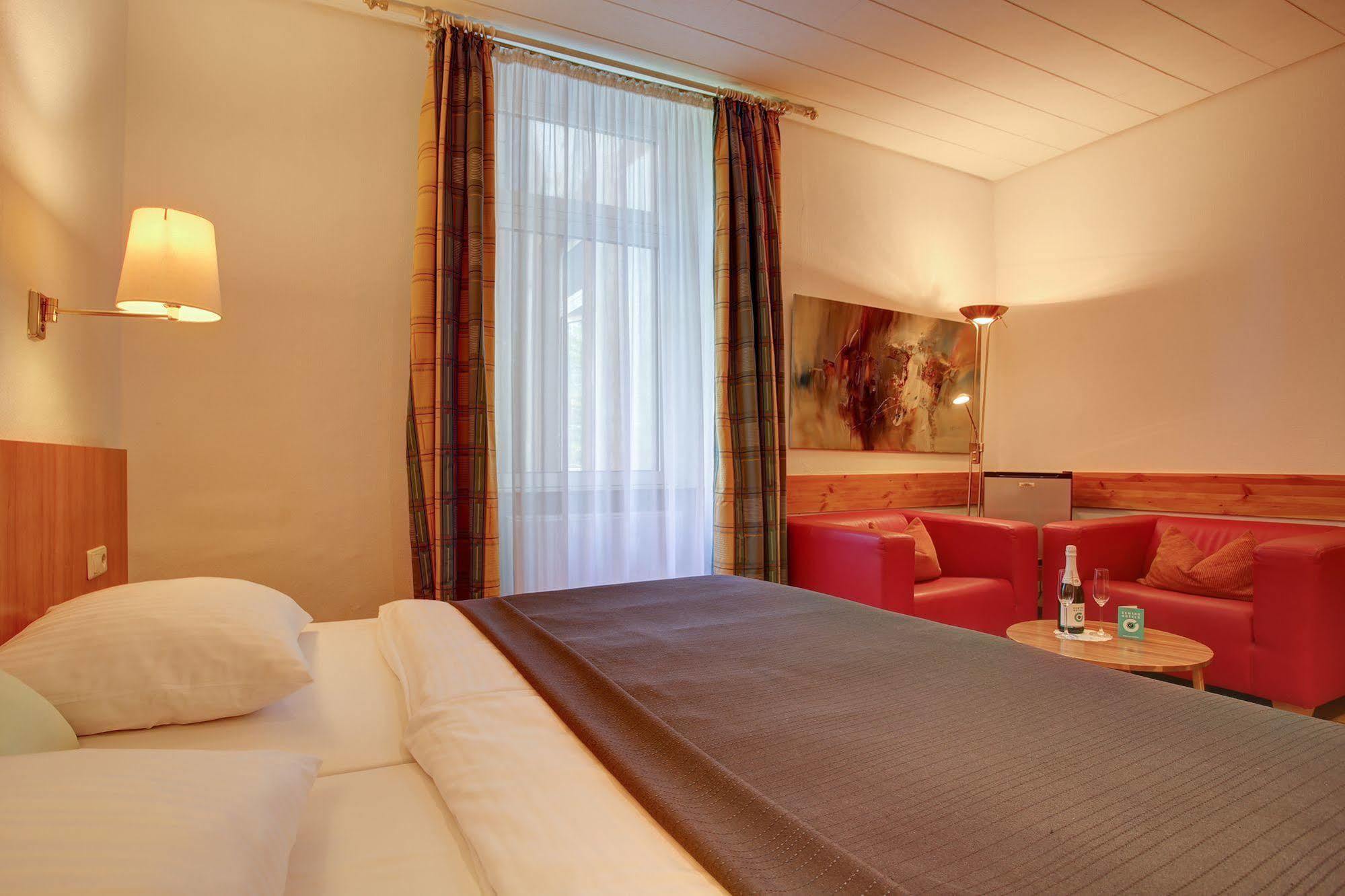Trip Inn Hotel Blankenburg Karlsruhe Exteriör bild