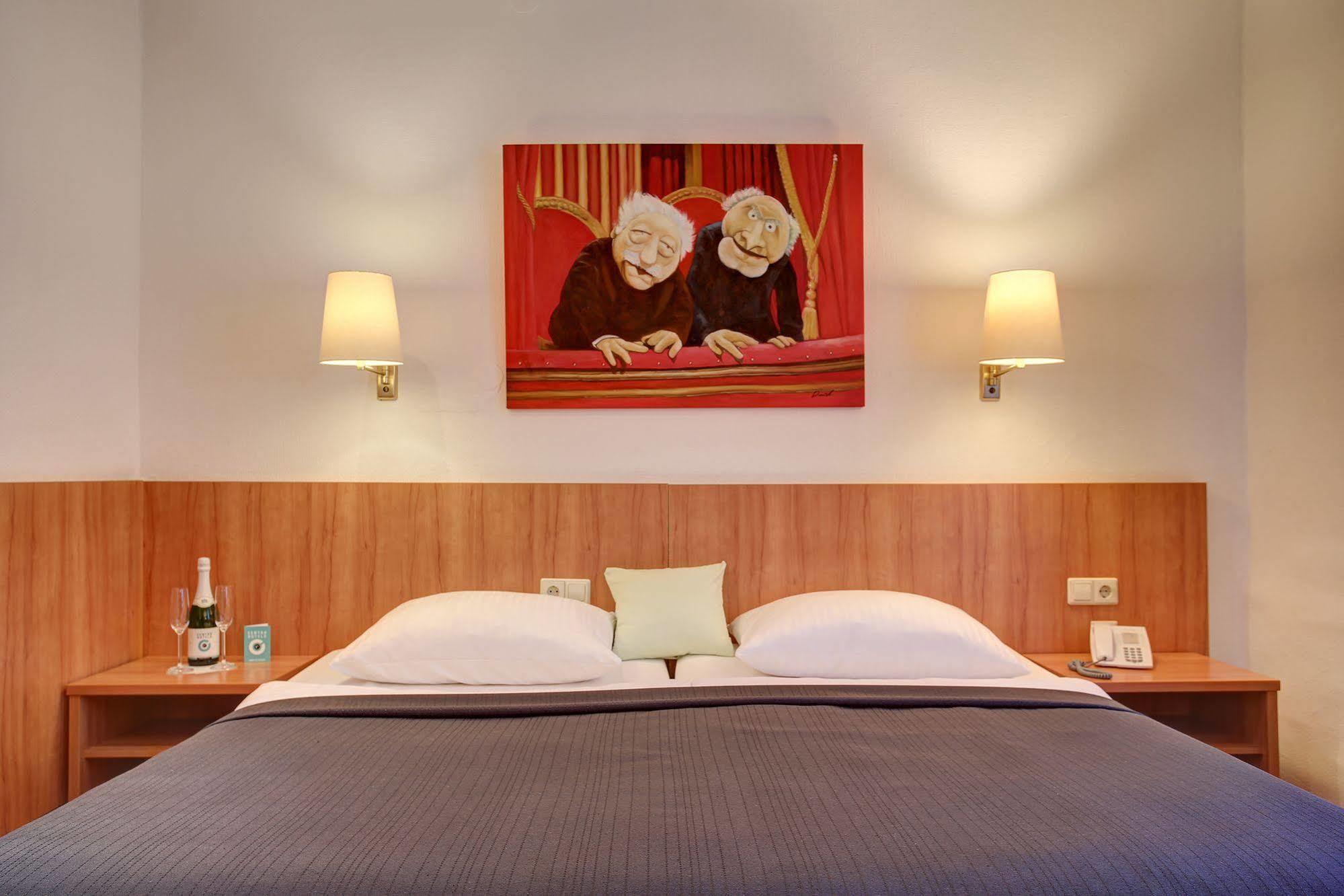 Trip Inn Hotel Blankenburg Karlsruhe Exteriör bild