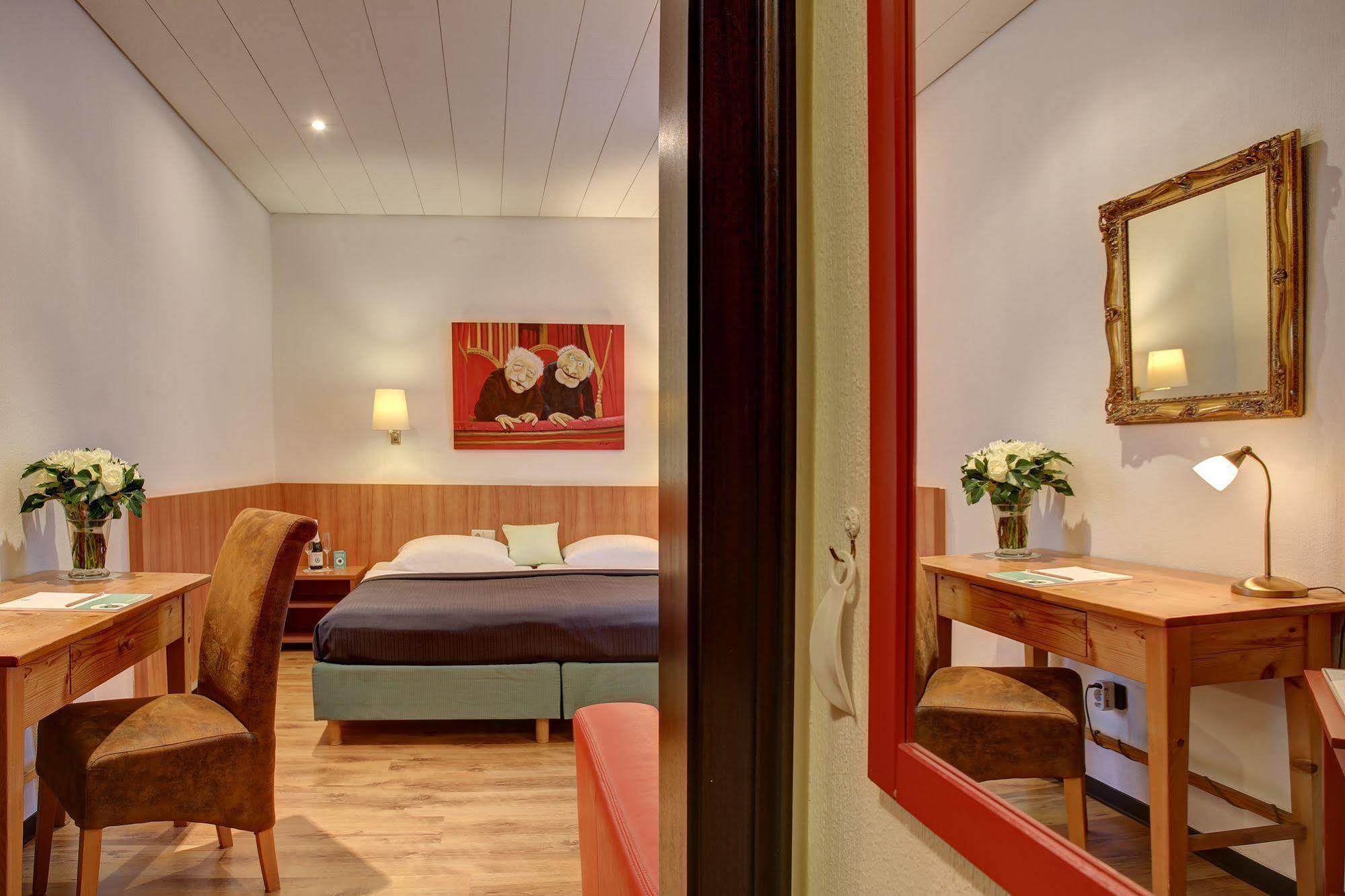 Trip Inn Hotel Blankenburg Karlsruhe Exteriör bild